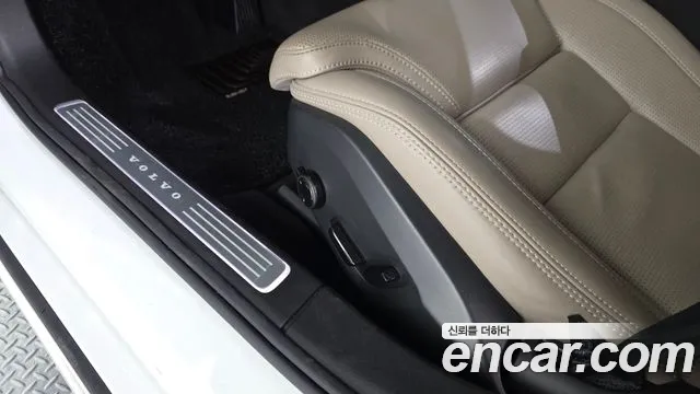 Volvo S90 — Фото автомобиля 29