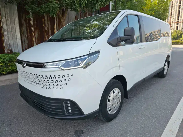 Фотография автомобиля — Maxus Xintu V70