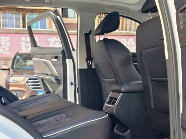 Haval H6 — Фото автомобиля 13