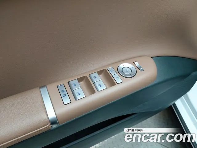 Hyundai Grandeur Grandeur (GN7) 2.5 Бензин 2WD — Фото автомобиля 28