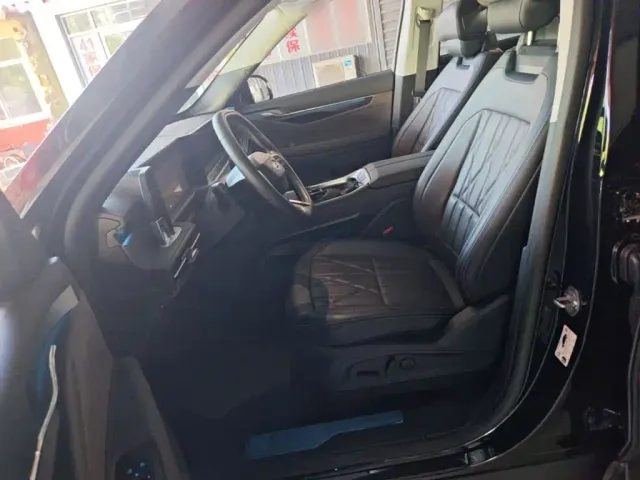 Ford Edge — Фото автомобиля 14