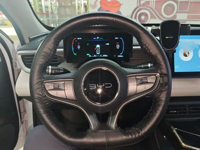 BYD Seal 05 DM-i — Фото автомобиля 10