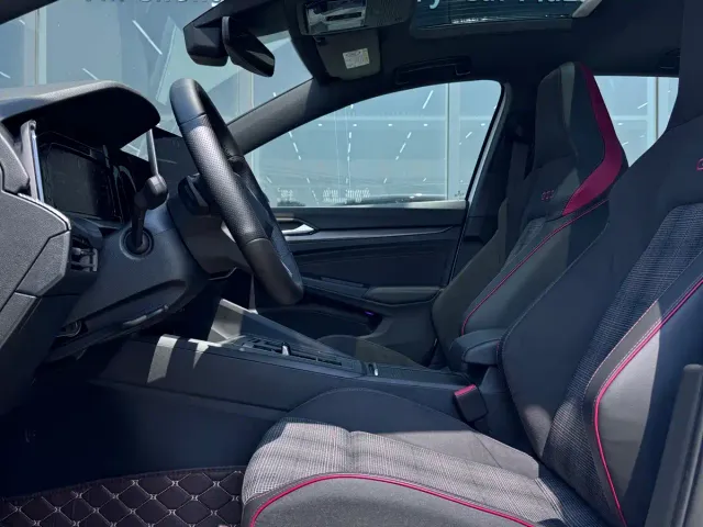 Volkswagen Golf GTI — Фото автомобиля 8