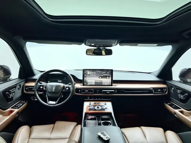 Lincoln Aviator — Фото автомобиля 17