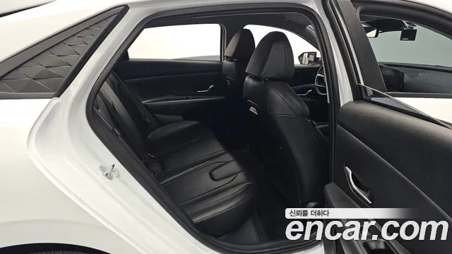 Hyundai Avante CN7 — Фото автомобиля 11