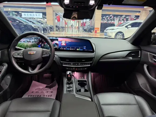 Cadillac CT5 — Фото автомобиля 9