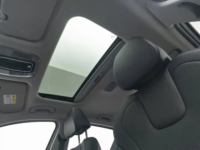 Hyundai Elantra — Фото автомобиля 14