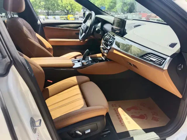 BMW 6 Series Gran Turismo — Фото автомобиля 13