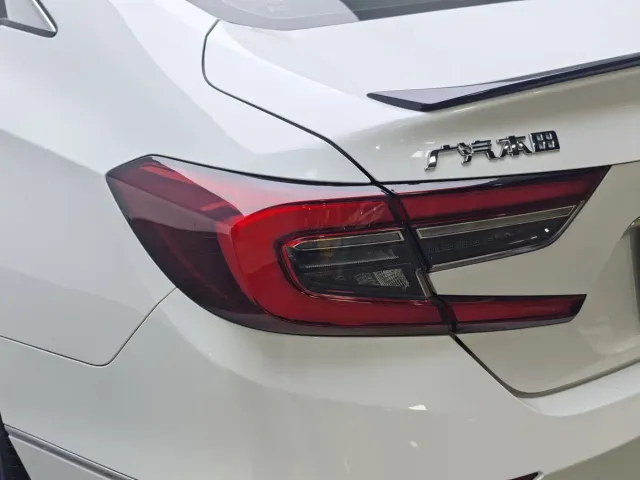 Honda Accord — Фото автомобиля 8