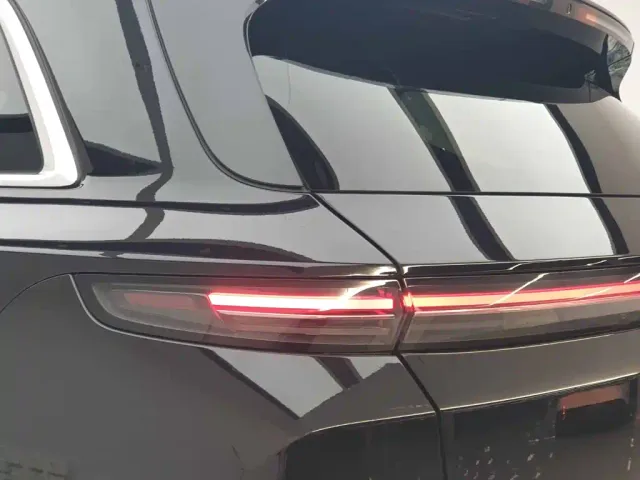 Li Auto L7 — Фото автомобиля 10