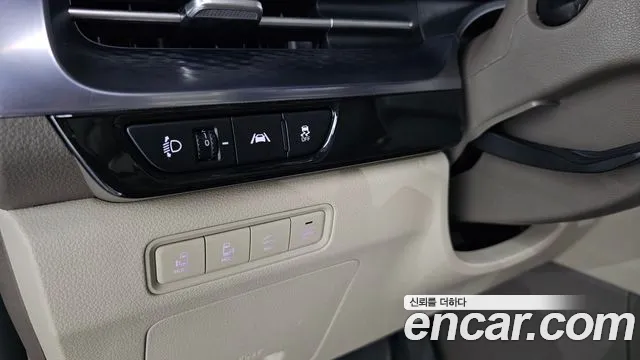 Kia Canival Carnival 4 поколение Бензин 7 мест Hi-Limousine — Фото автомобиля 14