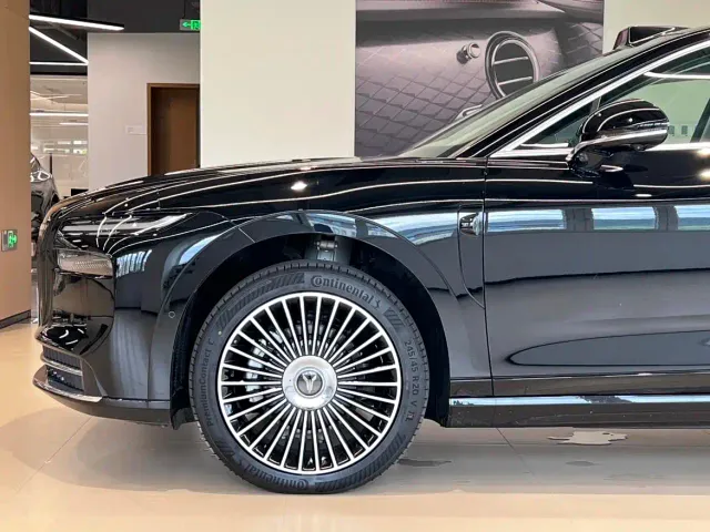 Voyah Auto VOYAH Zhuiguang L 2025 Mid-configuration Model — Фото автомобиля 4