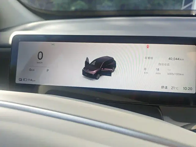 Leapmotor B10 — Фото автомобиля 11