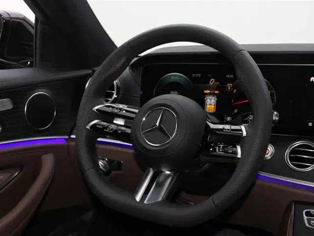 Mercedes-Benz E-Class — Фото автомобиля 15