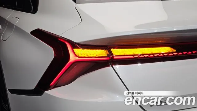 Kia K8 K8 Hybrid — Фото автомобиля 8