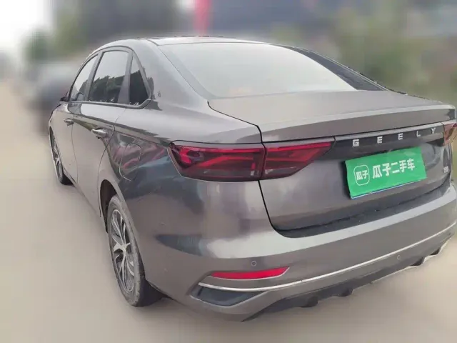 Geely Emgrand — Фото автомобиля 24