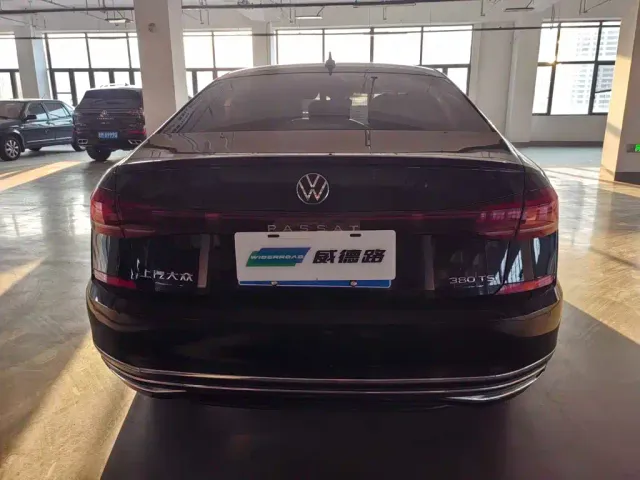 Volkswagen Passat — Фото автомобиля 5
