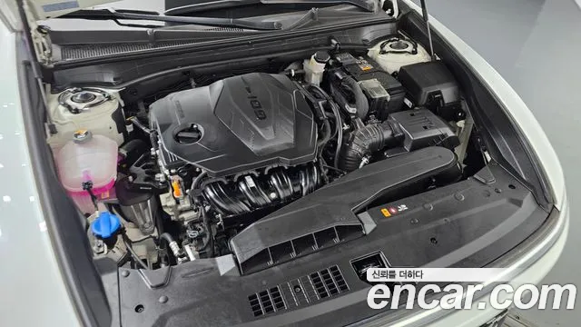 Hyundai Grandeur Grandeur (GN7) 2.5 Бензин 2WD — Фото автомобиля 6