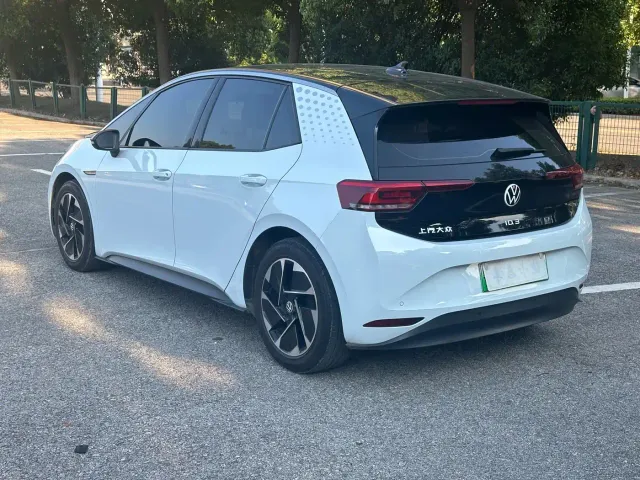 Volkswagen ID.3 — Фото автомобиля 8