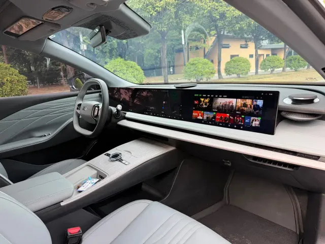 Geely Galaxy E8 — Фото автомобиля 7