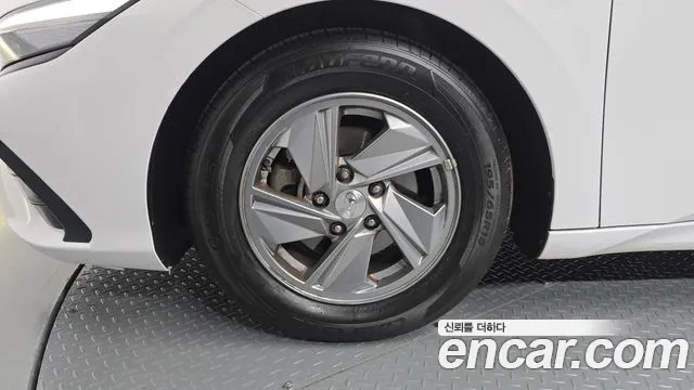 Hyundai Avante — Фото автомобиля 5