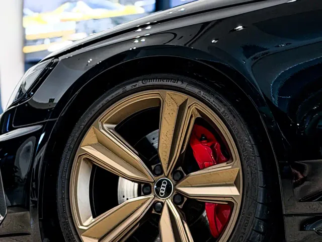 Audi RS 4 — Фото автомобиля 18
