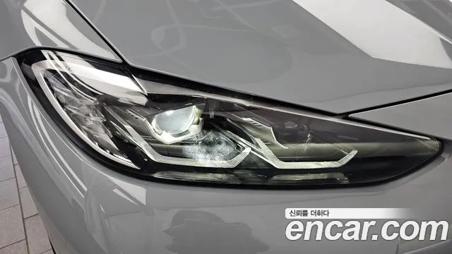 BMW i4 — Фото автомобиля 7