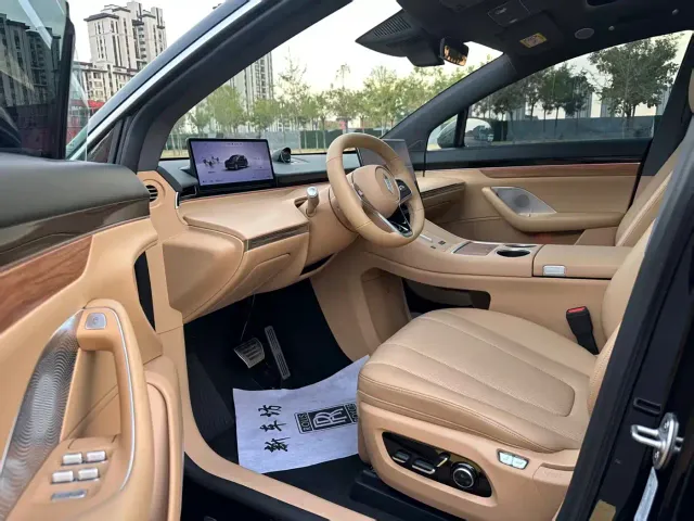 Luxeed R7 — Фото автомобиля 6