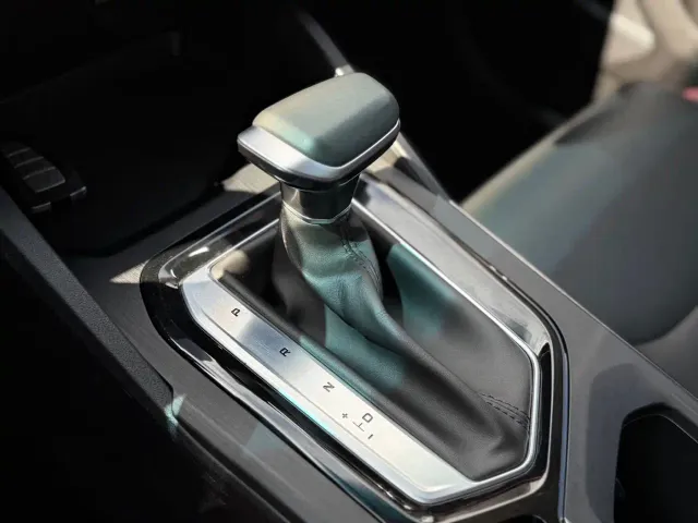 Geely Emgrand S — Фото автомобиля 13