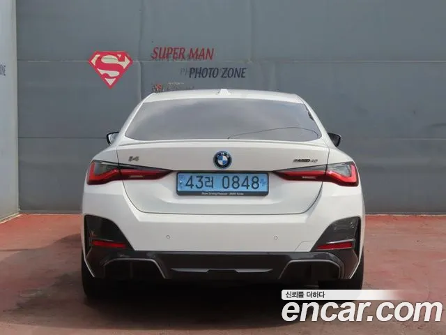 BMW i4 — Фото автомобиля 4