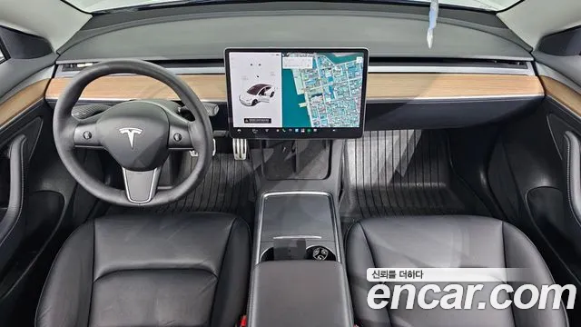 Tesla Model 3 — Фото автомобиля 6