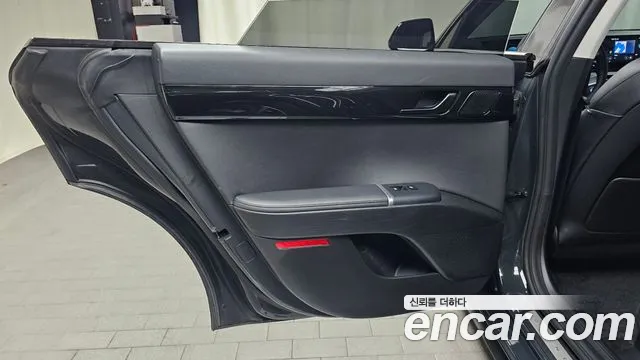Hyundai Grandeur GN7 — Фото автомобиля 14