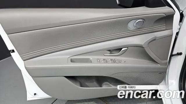 Hyundai Avante CN7 — Фото автомобиля 13