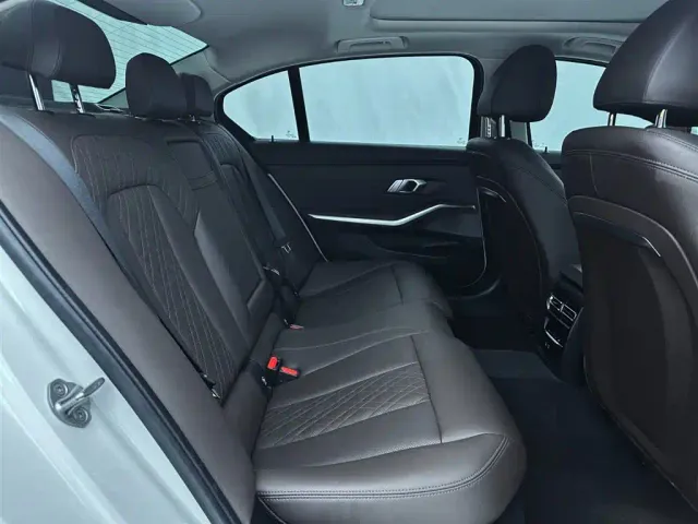 BMW 3 Series — Фото автомобиля 19