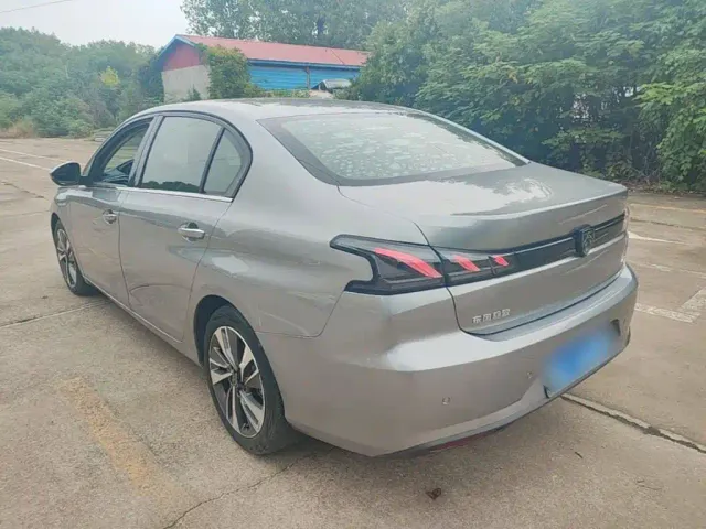 Peugeot 408 — Фото автомобиля 4