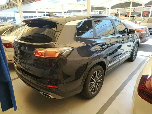Chery Tiggo 8 — Фото автомобиля 6
