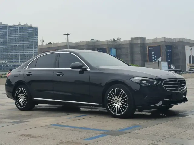 Mercedes-Benz C-Class — Фото автомобиля 3