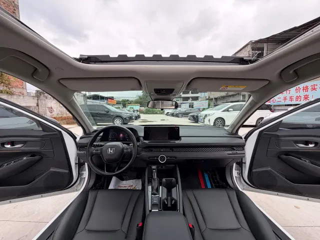 Honda Accord — Фото автомобиля 10
