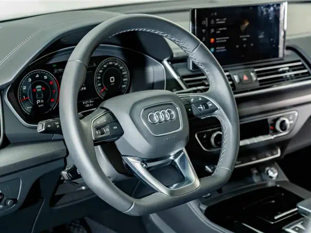 Audi Q5L — Фото автомобиля 10