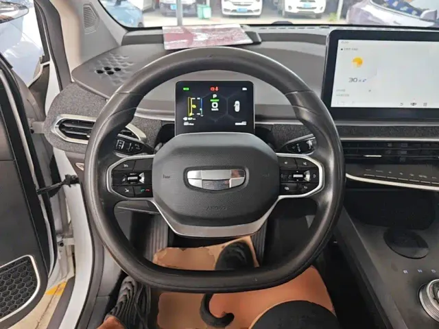 Geely Geometry C — Фото автомобиля 10