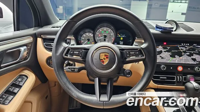 Porsche Macan — Фото автомобиля 12
