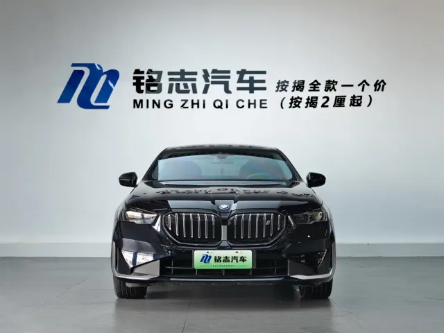 BMW i5 — Фото автомобиля 5