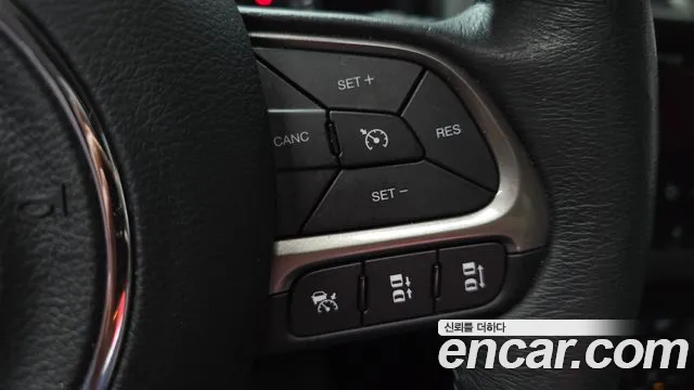 Jeep Renegade — Фото автомобиля 24