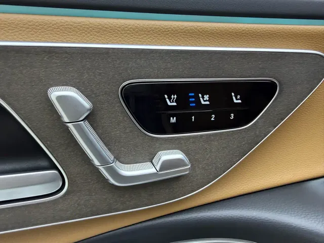 Mercedes-Benz E-Class — Фото автомобиля 17