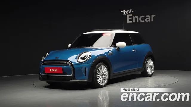 Mini Cooper Cooper Classic Plus Launch Pack — Фото автомобиля 2