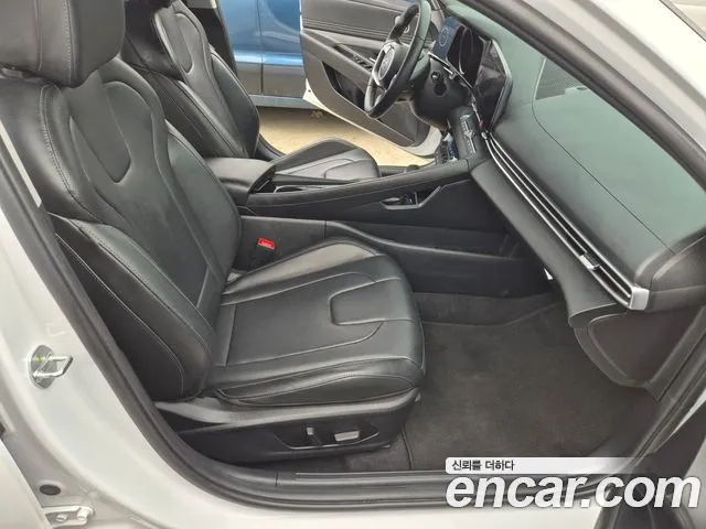Hyundai AVANTE Avante (CN7) — Фото автомобиля 13