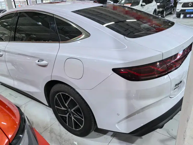 BYD Qin L — Фото автомобиля 4