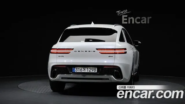Genesis GV70 — Фото автомобиля 4