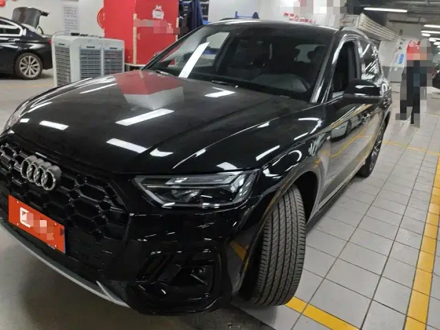 Фотография автомобиля — Audi Q5L