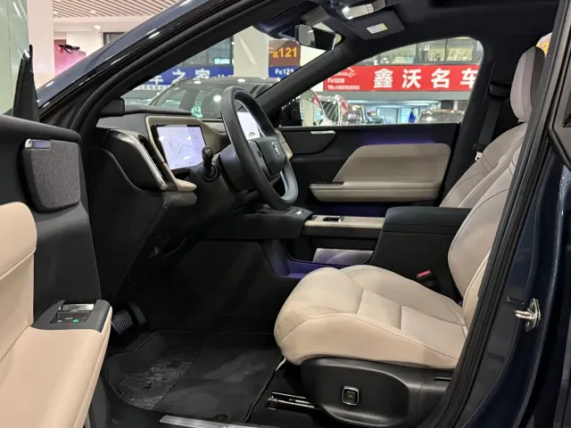 Volvo XC70 Plug-in Hybrid — Фото автомобиля 7
